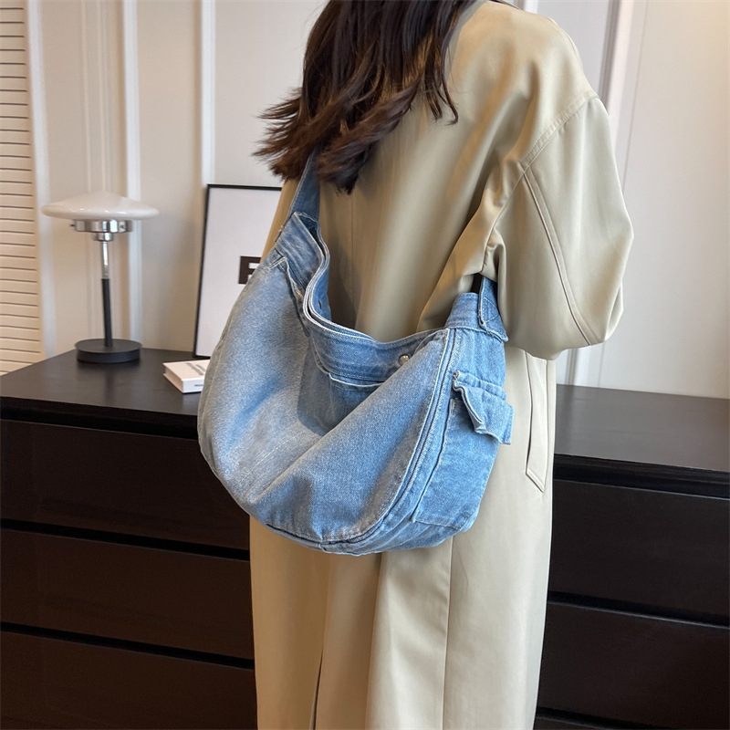 Women Bags Jeans - Damska torba typu hobo z denimu